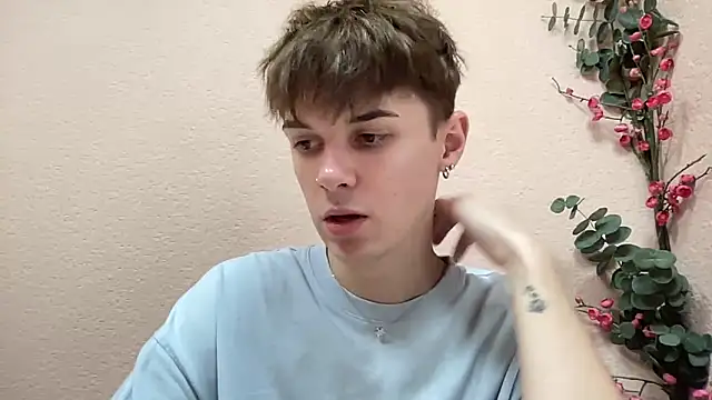Snapshot of Milk_Guy chatting on October 9, 2025, 12:25 pm Milk Guy online show from October 9, 2025, 12:25 pm