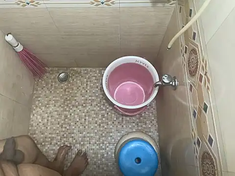 saumon3022 online show from April 13, 2026, 7:30 pm