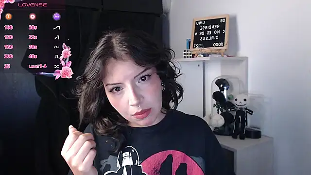 Snapshot of BiiHoney chatting on August 8, 2026, 1:30 am BiiHoney online show from August 8, 2026, 1:30 am