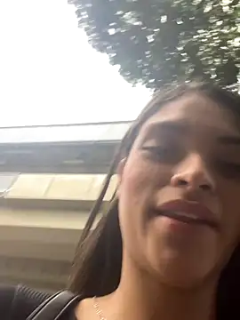 Hannacooper3 online show from November 11, 2025, 7:47 pm