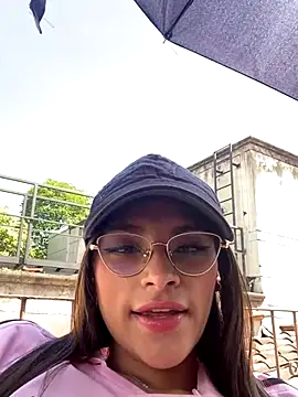 Hannacooper3 online show from November 12, 2025, 3:12 pm