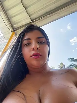 Snapshot of Isaa-Sweet chatting on May 9, 2026, 7:52 pm Isaa-Sweet online show from May 9, 2026, 7:52 pm