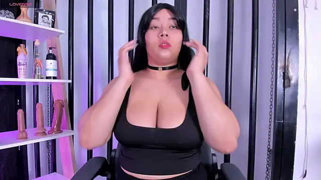 ThaliaBrooks  online show from October 4, 2025, 5:05 am