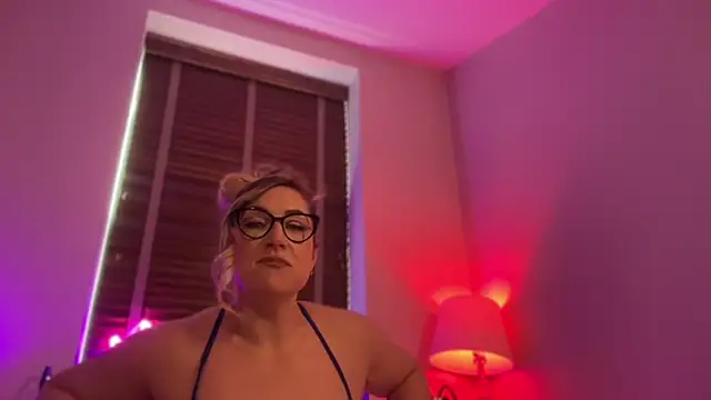 Snapshot of MistresssX chatting on May 27, 2026, 2:03 pm MistresssX online show from May 27, 2026, 2:03 pm