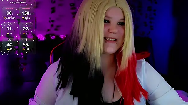 Snapshot of fillisfox_ chatting on October 8, 2025, 4:04 pm fillisfox  online show from October 8, 2025, 4:04 pm