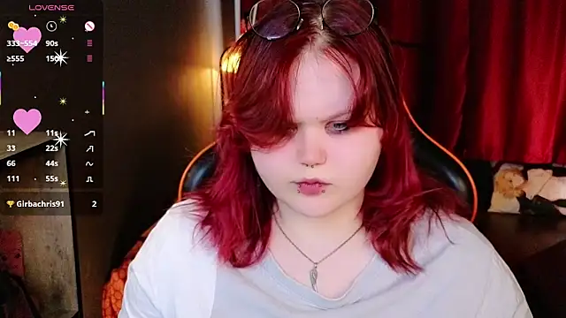 fillisfox  online show from April 3, 2026, 10:57 am