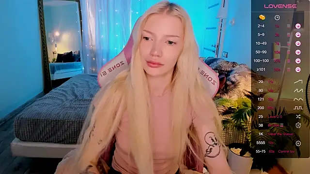 Snapshot of AnyaTaylor_ chatting on May 31, 2026, 2:20 am AnyaTaylor online show from May 31, 2026, 2:20 am