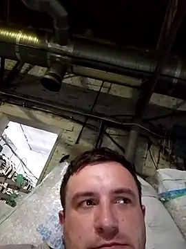 Ivandovxxxl 1010 online show from September 28, 2025, 6:35 pm