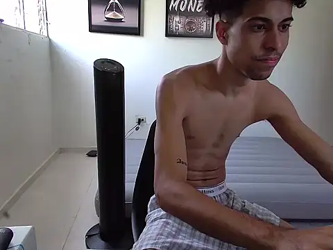 Dollarhot30 online show from September 29, 2025, 1:38 pm