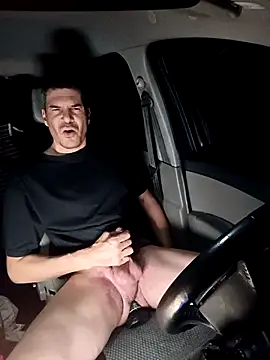 twitshe online show from November 16, 2025, 9:31 pm