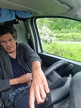 twitshe online show from April 19, 2026, 9:19 am