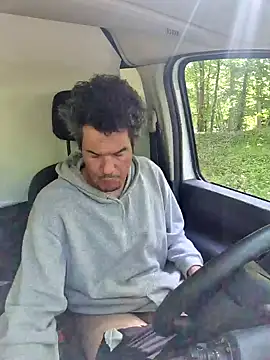 twitshe online show from April 23, 2026, 12:29 pm