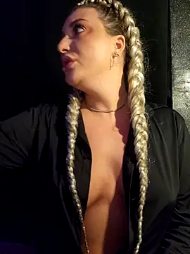 Blondie Sasha online show from October 30, 2025, 7:03 pm