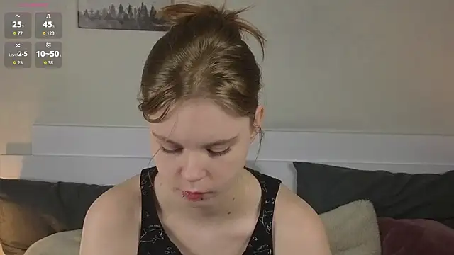 JulietteRain online show from May 18, 2026, 6:14 pm