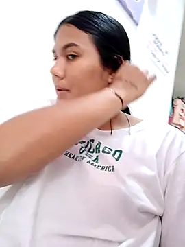 burbuja02 online show from November 5, 2025, 2:17 pm