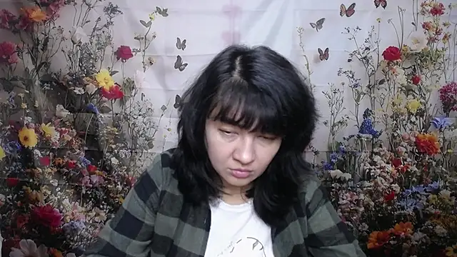 SelenaFly online show from October 17, 2025, 5:43 am