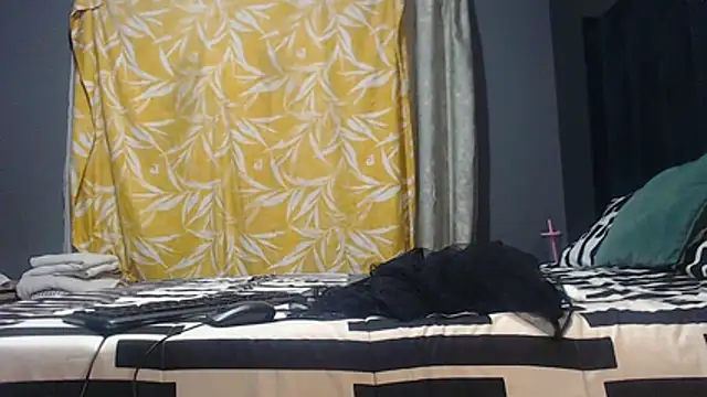 Snapshot of SEXYHUGEASS21 chatting on July 15, 2026, 5:45 am SEXYHUGEASS21 online show from July 15, 2026, 5:45 am