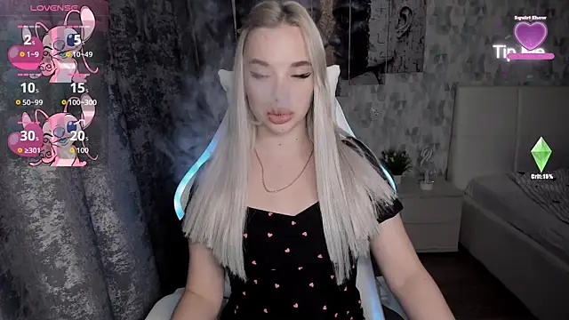 KiraKrox online show from September 17, 2025, 8:43 pm