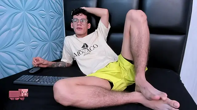 LittleMax23 online show from October 8, 2025, 12:58 pm