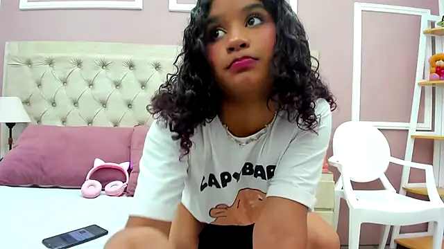 Snapshot of merlyaluna chatting on September 18, 2025, 9:17 pm merlyaluna online show from September 18, 2025, 9:17 pm