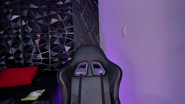 ChannelWhite  online show from March 4, 2026, 9:21 pm