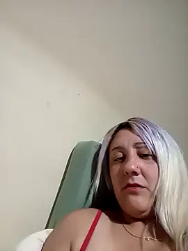 Snapshot of Samantha6767x chatting on March 12, 2026, 10:27 pm Samantha6767x online show from March 12, 2026, 10:27 pm