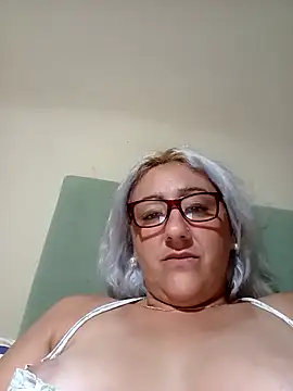 Snapshot of Samantha6767x chatting on March 28, 2026, 2:11 am Samantha6767x online show from March 28, 2026, 2:11 am