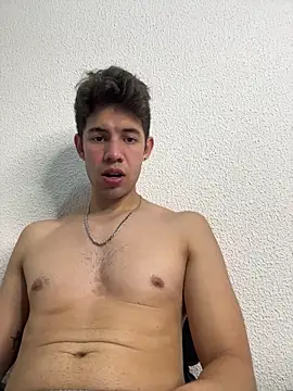 Maxtaylor18 online show from October 15, 2025, 3:06 am