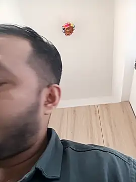 VJ17 online show from November 5, 2025, 5:18 am