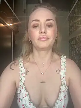 LiluMoon   online show from May 10, 2026, 12:54 pm