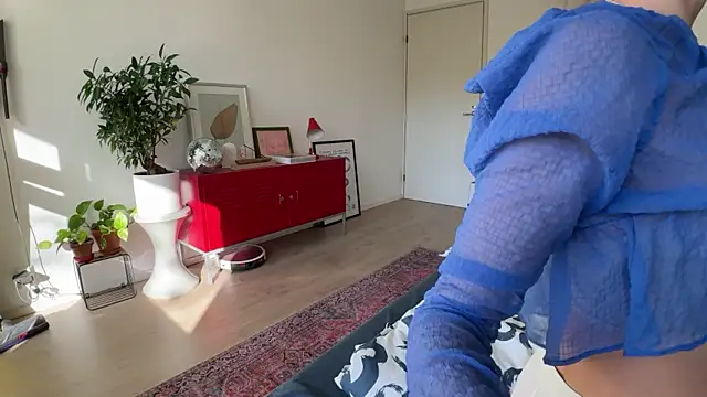 Scorpion Peach online show from October 10, 2025, 10:47 am