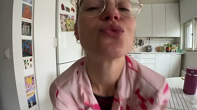 Scorpion Peach online show from November 7, 2025, 10:15 am