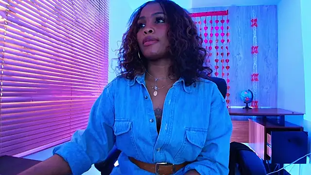 ArianaBeake online show from January 7, 2026, 10:45 pm