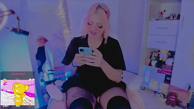 amywilld online show from March 16, 2026, 5:35 am