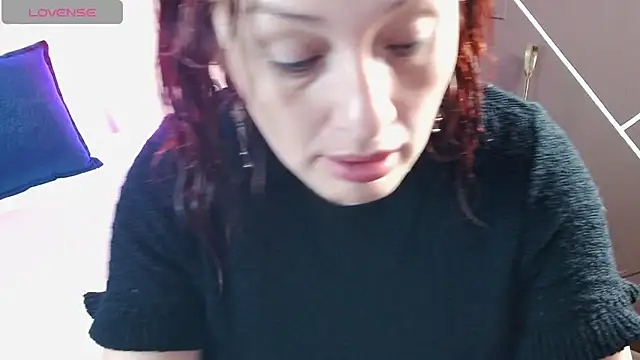 ScarletHott  online show from October 13, 2025, 12:05 pm