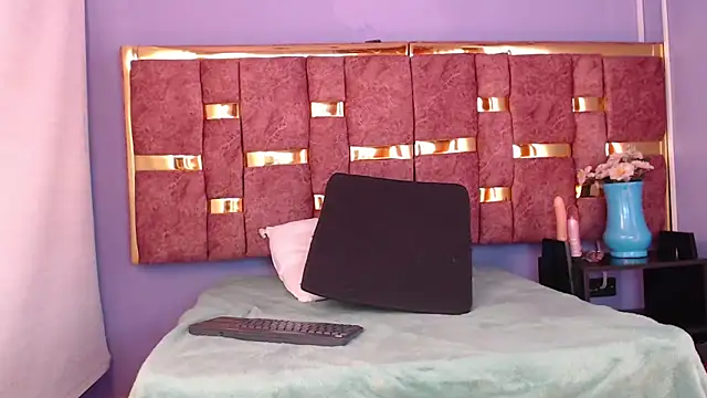 shantall 05 online show from September 11, 2025, 3:17 am