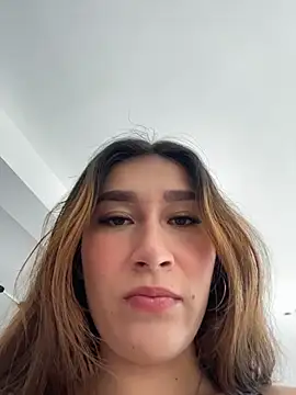 Isa Villamarin online show from October 7, 2025, 3:20 pm