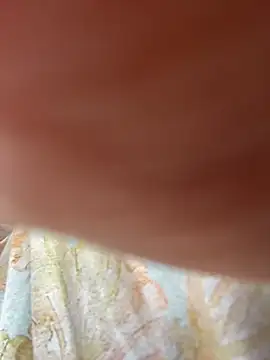 Isa Villamarin online show from October 10, 2025, 2:27 pm