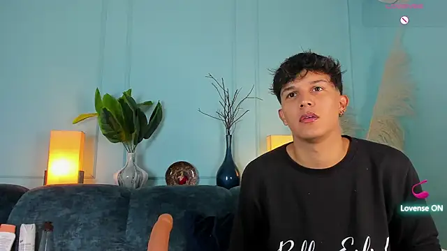 Leo Savage  online show from February 25, 2026, 2:54 am