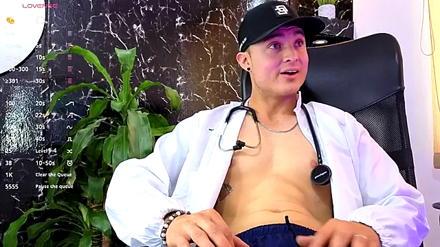 Alexander ferre online show from September 25, 2025, 2:43 pm