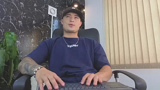 Alexander ferre online show from April 19, 2026, 1:21 pm