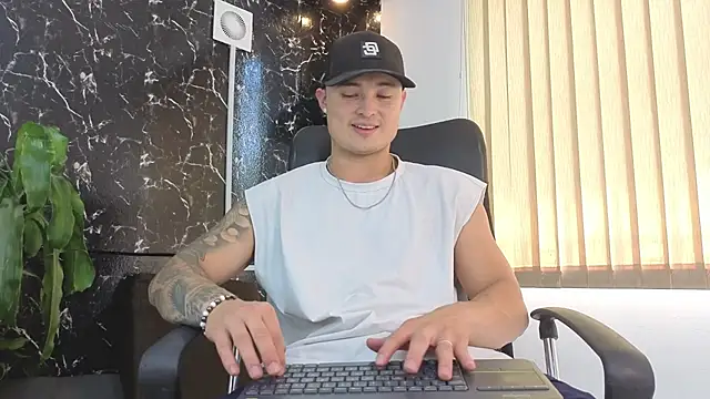 Alexander ferre online show from April 21, 2026, 4:23 pm