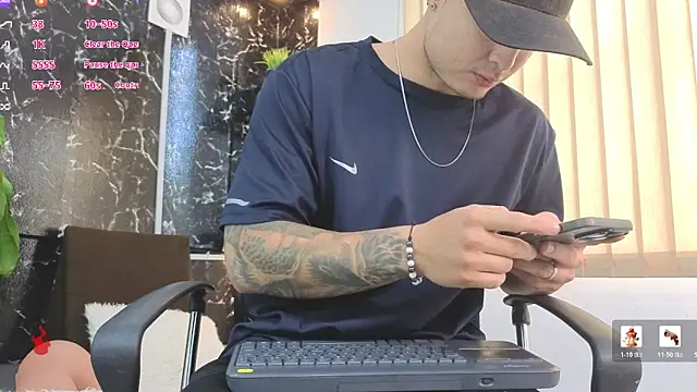 Snapshot of Alexander_ferre chatting on April 26, 2026, 1:31 pm Alexander ferre online show from April 26, 2026, 1:31 pm