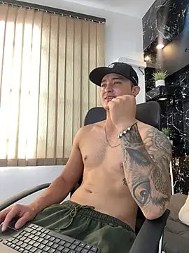 Snapshot of Alexander_ferre chatting on July 24, 2026, 1:31 pm Alexander ferre online show from July 24, 2026, 1:31 pm