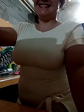 Dani 34velan online show from April 16, 2026, 3:07 am