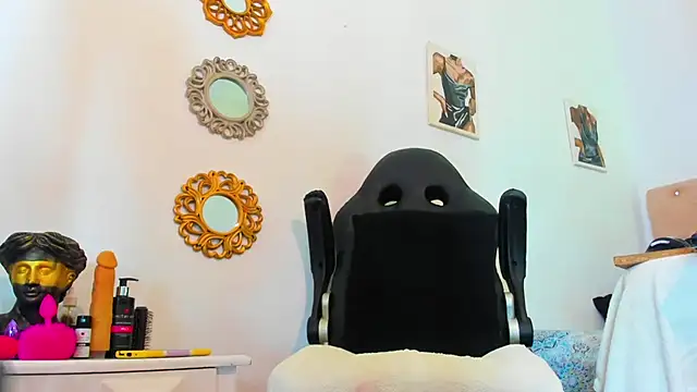  Tarekk  online show from October 1, 2025, 3:18 pm