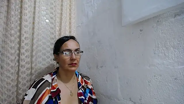 gabbyparker  online show from October 31, 2025, 10:00 pm