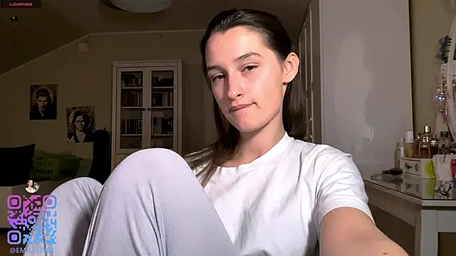 DarlineBrustera online show from April 3, 2026, 4:49 pm