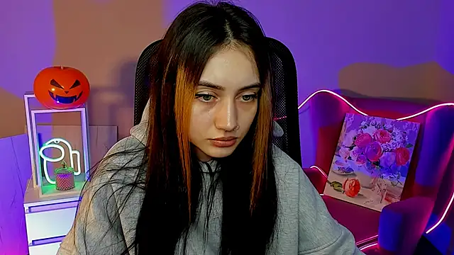 olivianorton online show from October 27, 2025, 3:38 pm