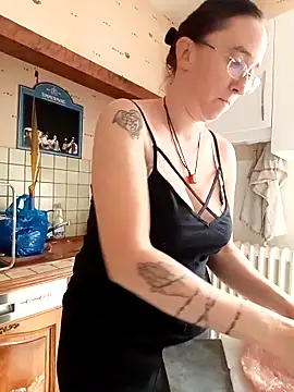 Snapshot of Sophierob1 chatting on September 17, 2025, 9:11 am Sophierob1 online show from September 17, 2025, 9:11 am